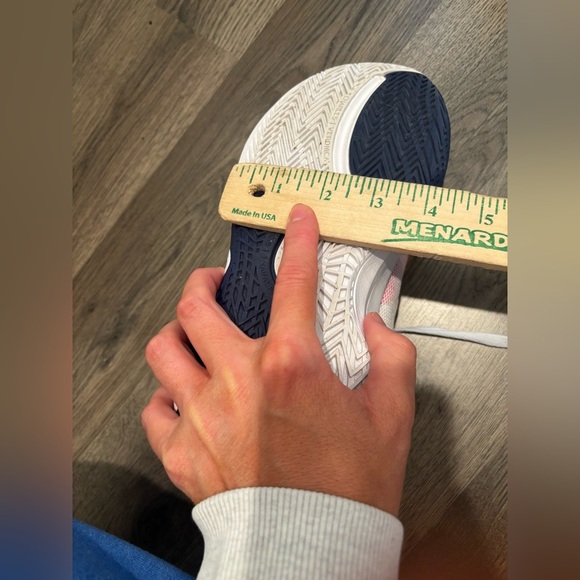 Nike Kids White and Pink Sneakers athletic youth size 7 sports sporty - Picture 9 of 11